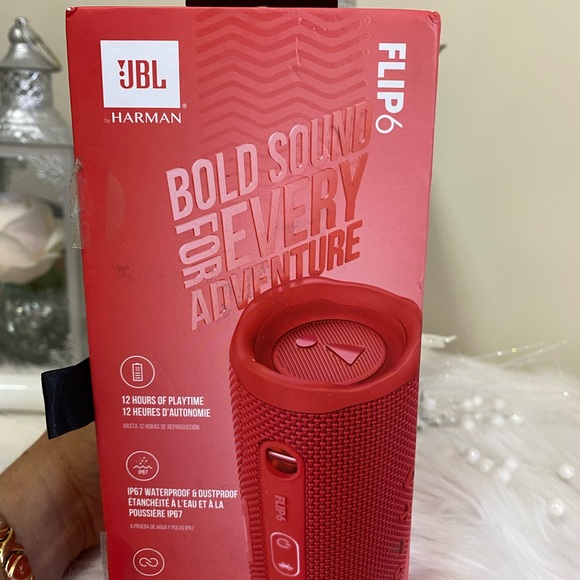 JBL FLIP6 Portable Waterproof Speaker - Red - Picture 14 of 15